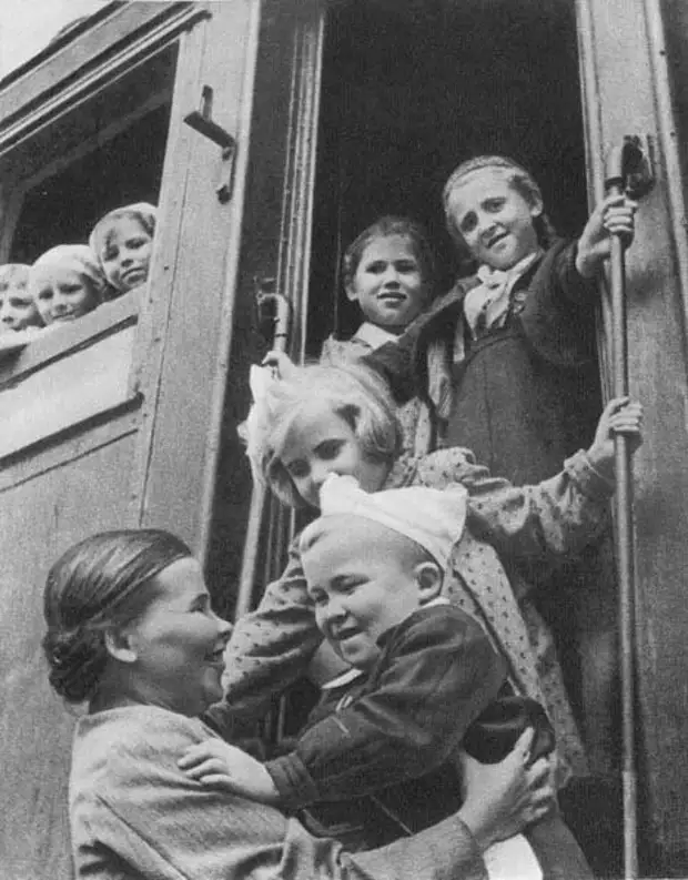 1941 Год, эвакуация, дети. Ленинградские дети. Дети военного Ленинграда.