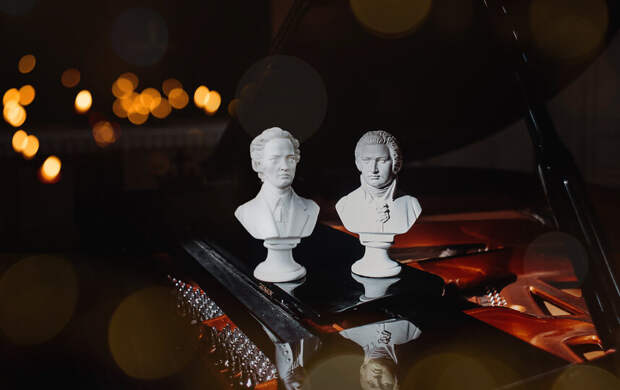 В Петербурге состоится концерт "Моцарт и Шопен при свечах"