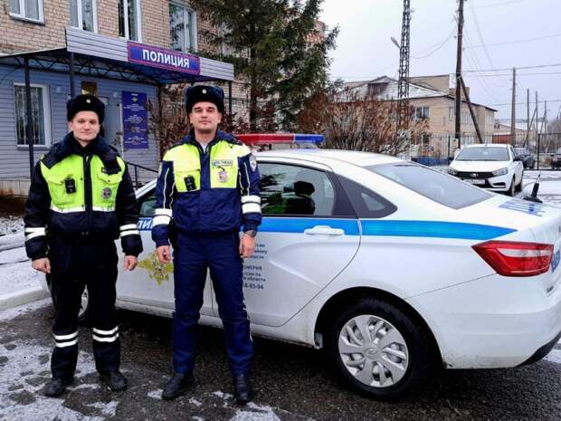 В Челябинской области полицейские спасли бабушку, заблудившуюся в мороз