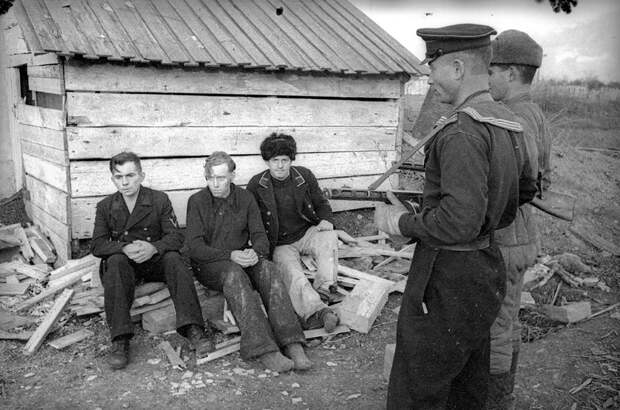 Почему нацистская женщина-палач, не скрываясь, жила в СССР?