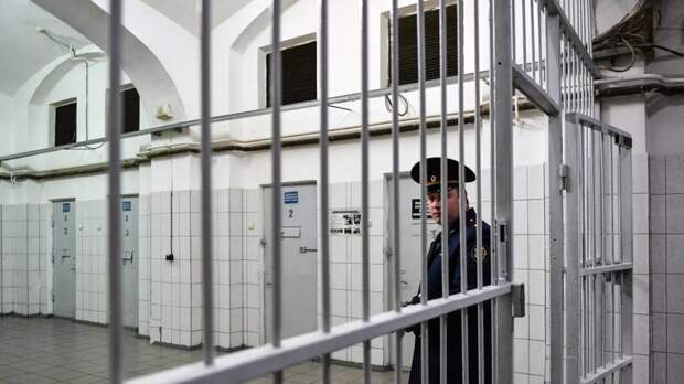 В Петербурге суд отправил в СИЗО шестерых подозреваемых в обналичивании 7,8 млрд рублей