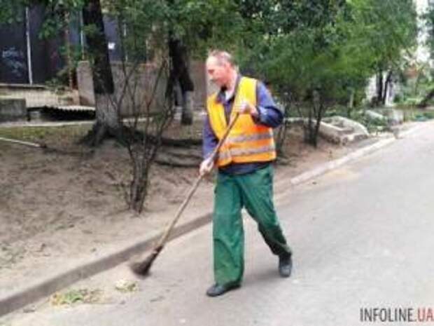 В Киеве не хватает дворников, водителей и сантехников