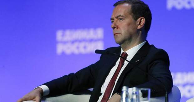 Дмитрий Медведев взялся за учителей всерьез