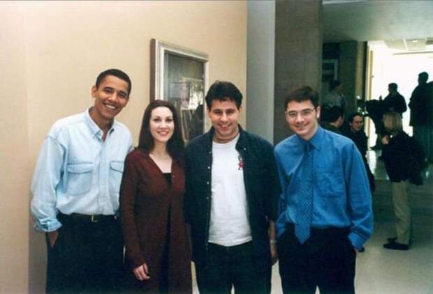 Профессор юриспруденции Чикагского университета Барак Хуссейн Обама с коллегами, 1995 год.