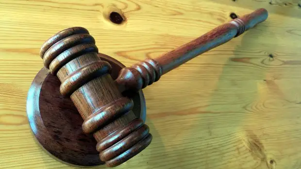 На аукционе во Франции продали прядь волос Наполеона