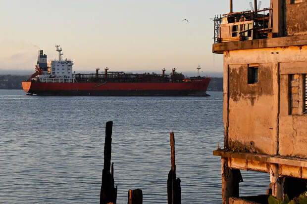 Bloomberg: страны Европы предупредили о мерах в отношении судов без гражданства