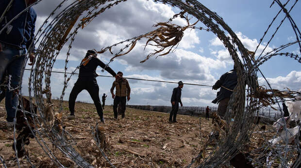 Предали своих граждан ради спасения мигрантов