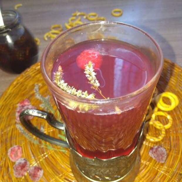 Ягодный чай с мятой - рецепт с фото