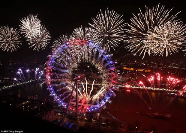 Как британцы отметили Новый Год 2017 (20 фото)