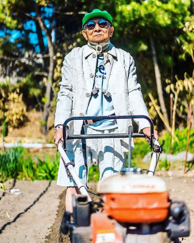 84-летний дедушка из Японии за неделю стал популярен в Instagram