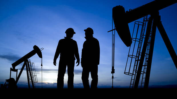 Цены на нефть ускорили падение до 15%