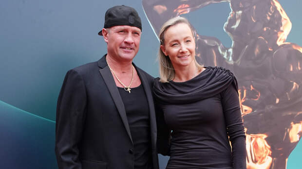 «Помогли выкарабкаться со дна»: Роман Костомаров рассказал, ради кого живет