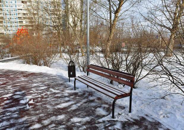 На сиденье заменили сломанный брусок/Денис Афанасьев, «Юго-Восточный курьер»