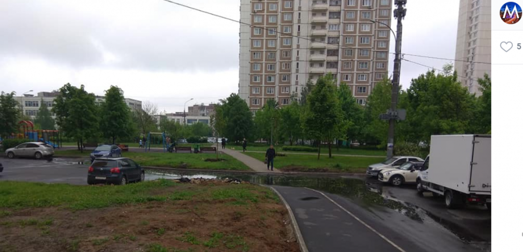 На Дубравной после замены асфальта стоят большие лужи