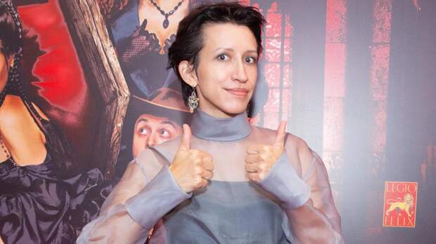 Звезда Comedy Woman Елена Борщева рассказала, как они с мужем поддерживают романтику после 20 лет брака