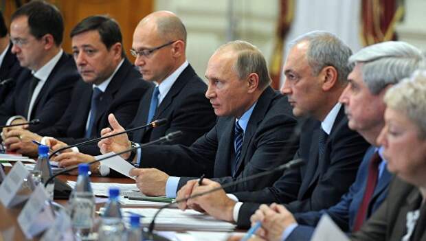 Владимир Путин проводит заседание Совета по межнациональным отношениям в Астрахани. 31 октября 2016