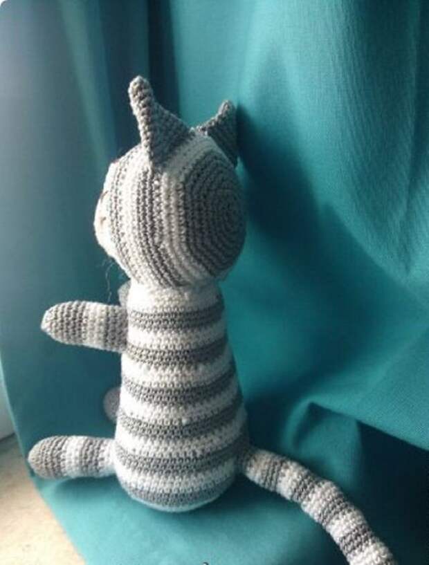 Кошка вязаная крючком