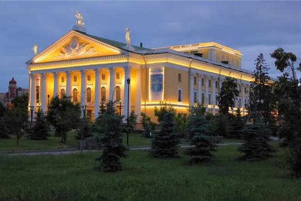 Челябинский оперный театр пополнил фонд Российской государственной библиотеки