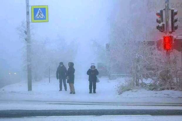 Якутские школьники остались дома: Морозы крепчают!