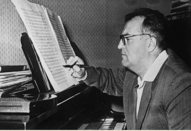 Свиридов: «Россия – страна простора, страна песни, страна печали, страна минора, страна Христа…»