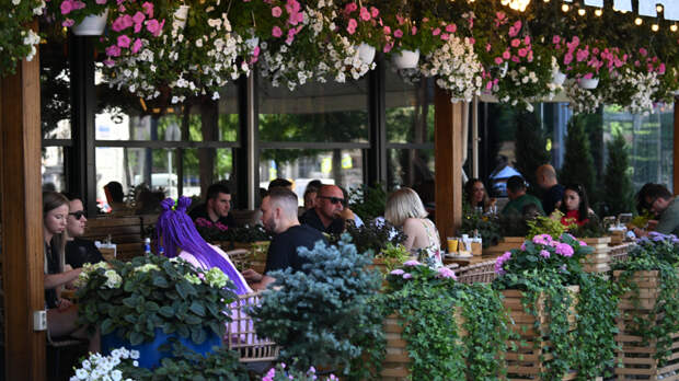 Собянин: Москва задает высокие стандарты в сфере торговли и общественного питания