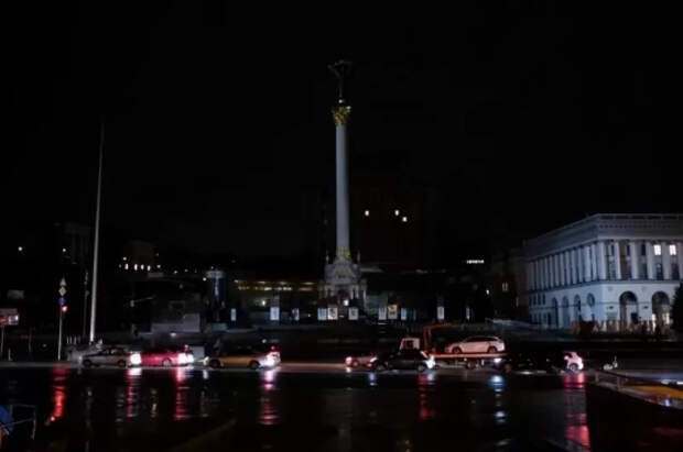 Киев в панике: загадочные вспышки в небе отключили свет и воду