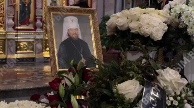 В кафедральном Александро-Невском соборе Симферополя проходит отпевание Владыки Лазаря (Швеца)