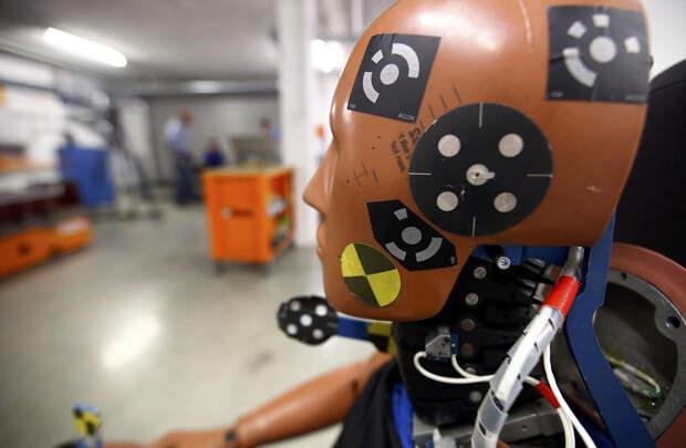 Как проходят краш-тесты автомобилей