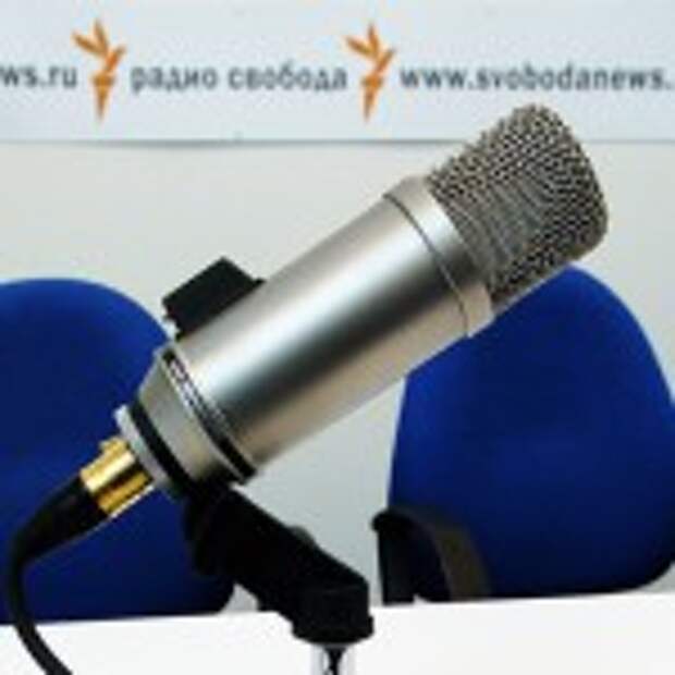 ITAR-TASS 105: MOSCOW, RUSSIA. JULY 7. At the Radio Liberty studio. Russian regulators have forced more than 60 radio stations to stop broadcasting news reports produced by Voice of America and Radio Free Europe/Radio Liberty, according to radio managers and Russian officials. The regulators cited license violations and unauthorized changes in programming format. (Photo ITAR-TASS / Yuri Mashkov) 105. –осси€. ћосква. 7 июл€. ¬ эфирной студии радиостанции Ђ—вободаї. ‘ото »“ј–-“ј——/ ёрий ћашков
