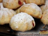 Фото к рецепту: Профитроли с клубничной начинкой