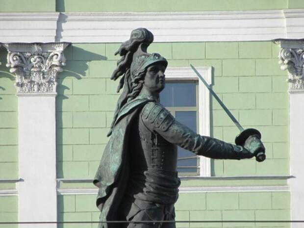 Другой ракурс памятника Суворова. история, история создания, петр1