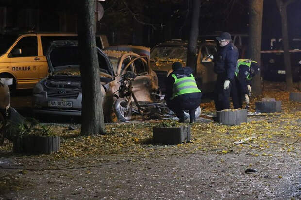 На месте покушения на депутата Верховной рады Игоря Мосийчука в Киеве, Украина. 25 октября 2017 На месте покушения на депутата Верховной рады Игоря Мосийчука в Киеве, Украина. 25 октября 2017