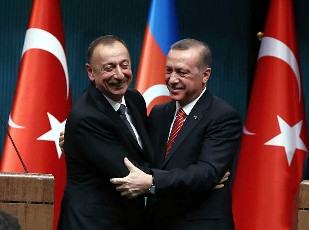 Эрдоган и Алиев договорились. Посмотрите на улыбку Эрдогана.