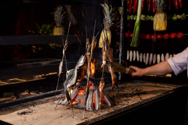 Открытие Yuma - азиатский ресторан с песчаным грилем