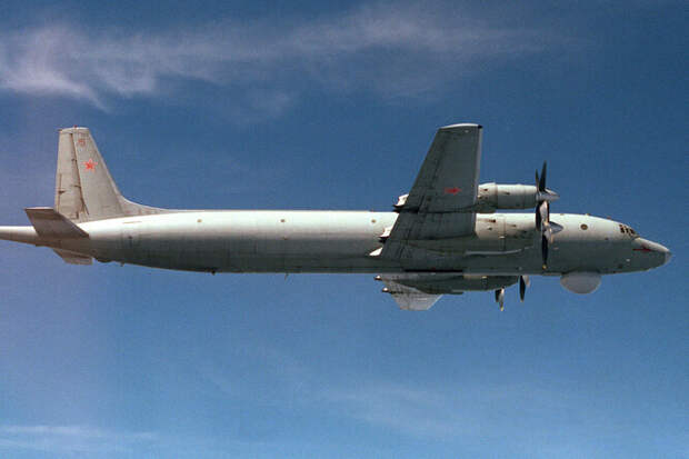 Видео: ИЛ-38 «подкрался» к&nbsp;американскому авианосцу