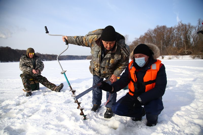 Московские спасатели обеспечивают безопасность на водоемах столицы