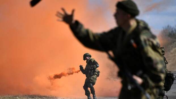 Десантники из России, Белоруссии и Сербии уничтожили лагерь условных боевиков