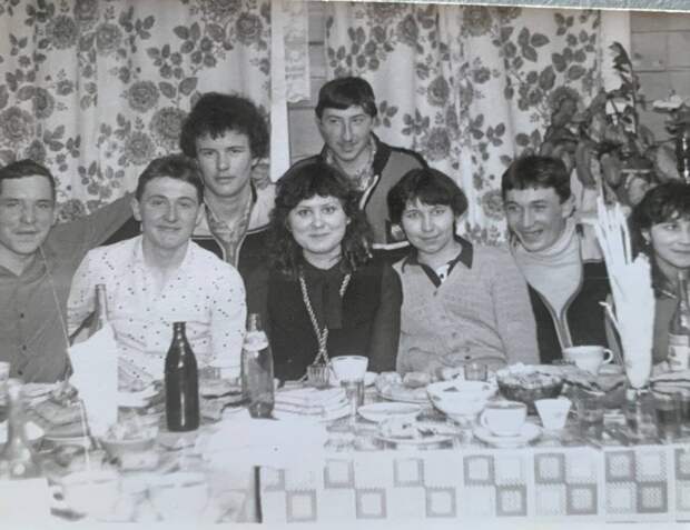 1982 год. Проводы одноклассника в армию. Прислала «Гульшат»..jpg