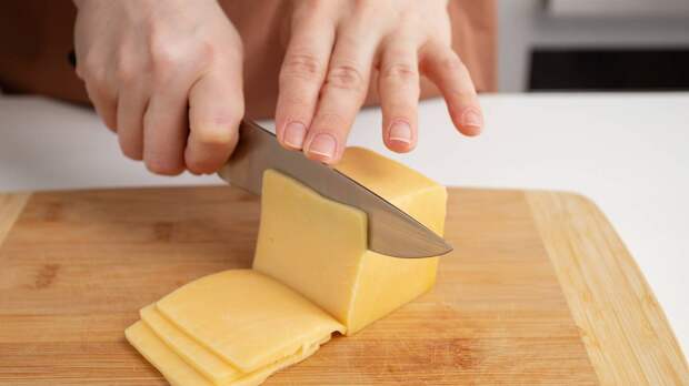 Людей с болезнями сердца призвали включить в рацион один считающийся вредным продукт