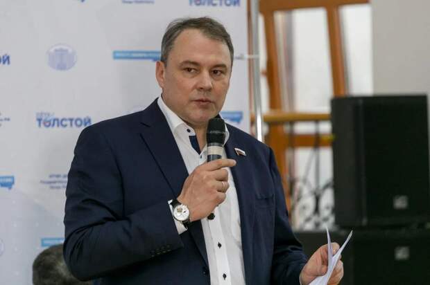 Петр Толстой: Государство должно помогать многодетным семьям, а не изымать детей. Автор фото: Александр Чикин