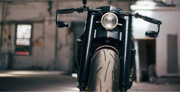 Венли Эндрюс: Ретро-файтер Angry Bird на базе Honda CBR954RR