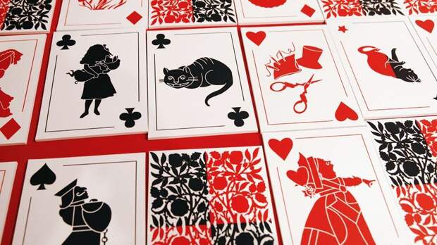 Все страньше и страньше: какой получилась выставка «Алиса, проснись!»