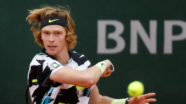 Рублёв обыграл Фучовича и впервые в карьере вышел в четвертьфинал «Ролан Гаррос»