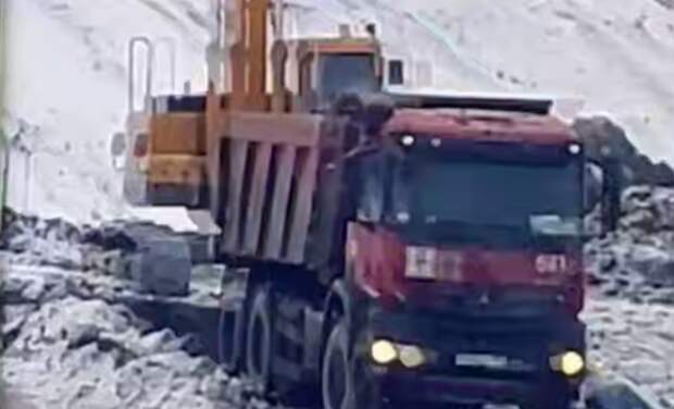 Полиция остановила незаконный вывоз строительного мусора в карьер под Выборгом