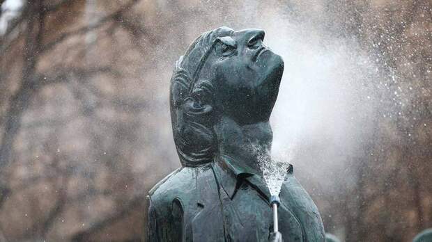 Более 1,1 тысячи столичных памятников отмоют до конца апреля
