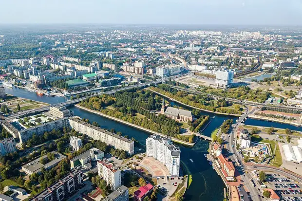 «Приходится все закупать в большой России». Как живет Калининград с начала спецоперации на Украине