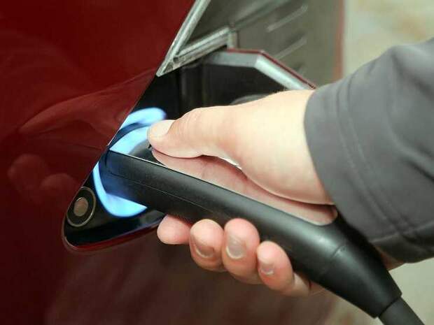 С чего эксперты так уверены, что будущее российского автопрома за электромобилями