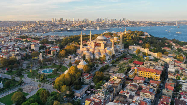 «Возможность маневра уменьшается»: политолог предрек Турции серьезный политический кризис