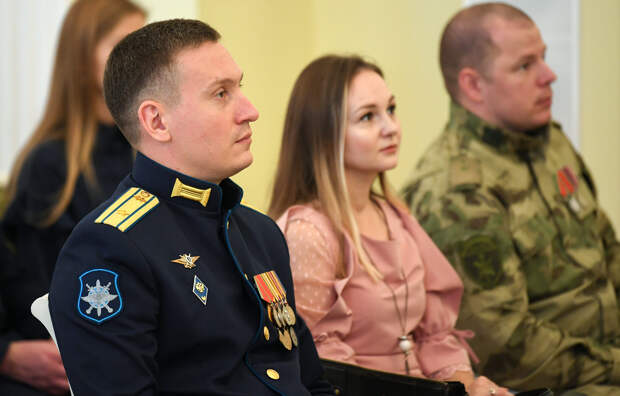 В преддверии Дня народного единства жителям Верхневолжья вручили государственные и региональные награды В преддверии Дня народного единства жителям Верхневолжья вручили государственные и региональные награды