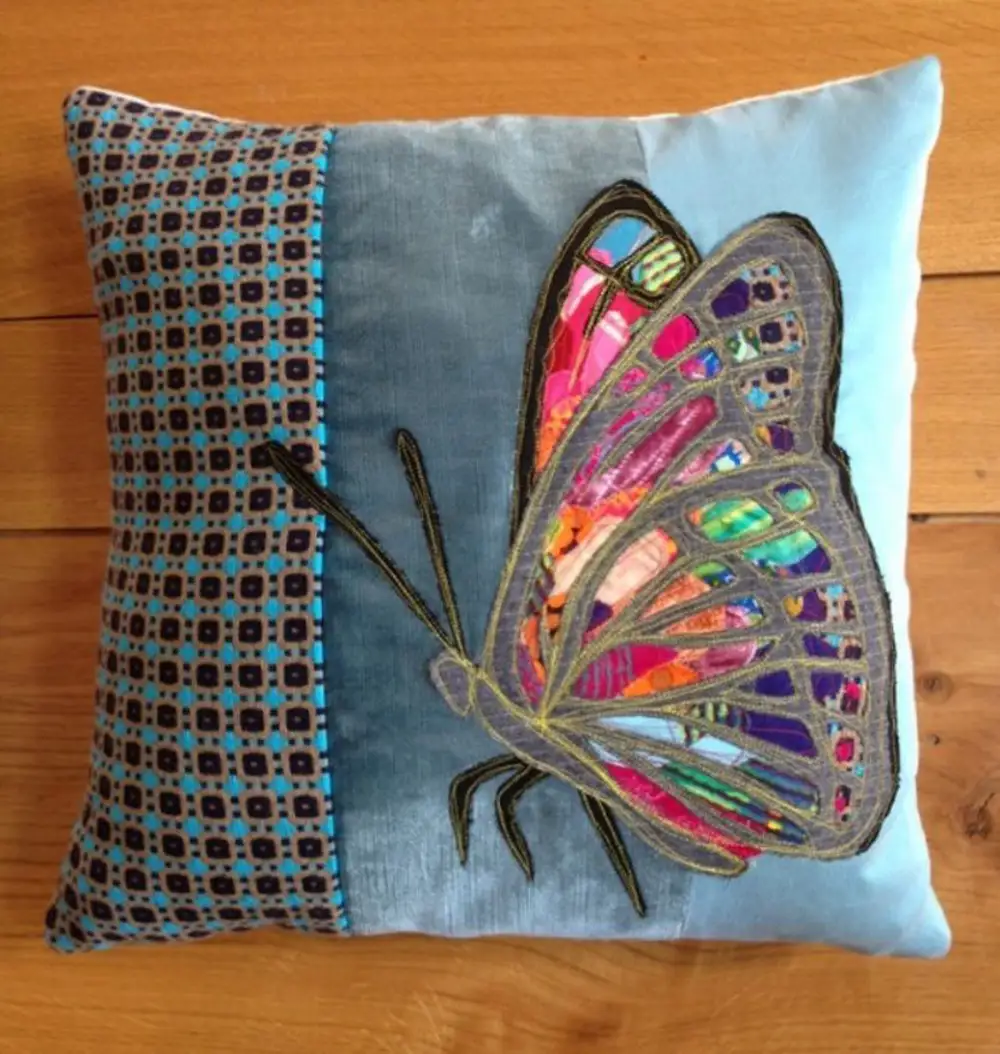 Подушки диванные декоративные с бабочками